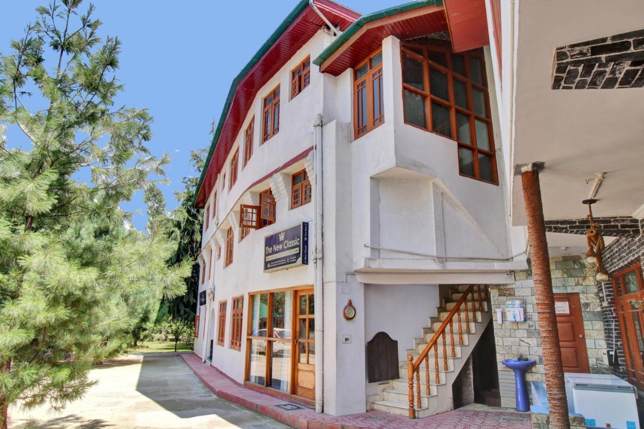 Super Oyo Capital O 91600 The Village Classic Hotel And Restaurant Srīnagar Dış mekan fotoğraf